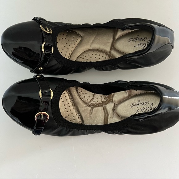 Dexter Shoes - DEXFLEX by DEXTER Elastic Ballet Flats Black patent leather with gold accents